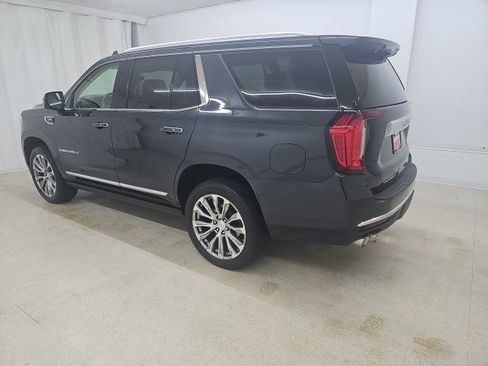 Used 2021 GMC Yukon Denali w/ Denali Premium Package image 18