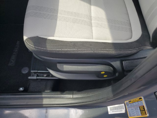 Certified 2023 Hyundai Venue SEL w/ Cargo Package FWD image 17