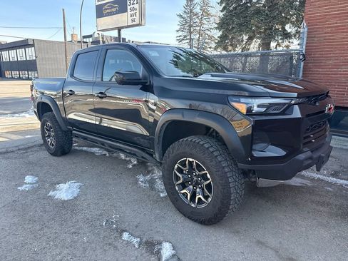 Used 2024 Chevrolet Colorado ZR2 w/ Technology Package AWD/4WD image 1