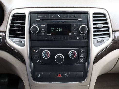 Used 2013 Jeep Grand Cherokee Laredo w/ Laredo E Group image 33