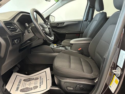 Used 2023 Ford Escape Active w/ Tech Pack #1 AWD/4WD image 10