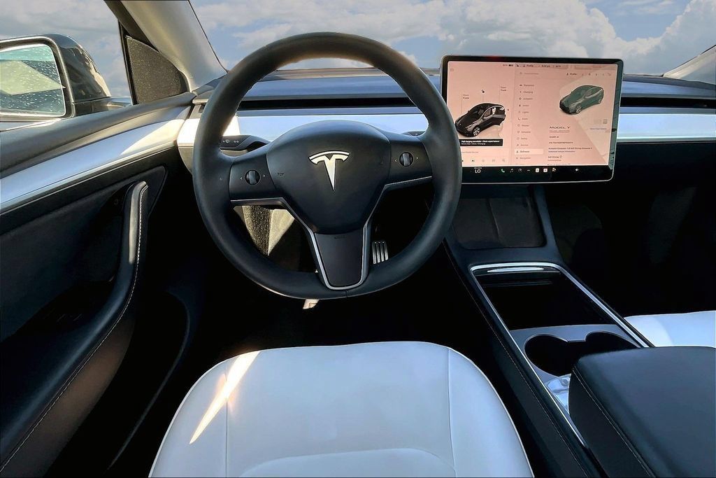 Used 2022 Tesla Model Y Performance AWD/4WD image 8