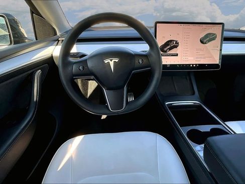 Used 2022 Tesla Model Y Performance AWD/4WD image 8