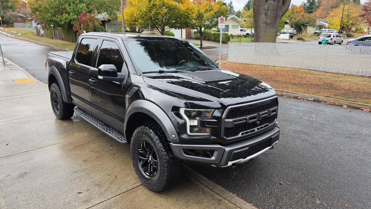 Used 2017 Ford F150 Raptor w/ Equipment Group 802A Luxury AWD/4WD image 3