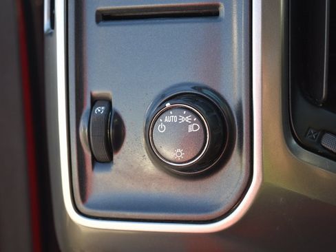 Used 2018 Chevrolet Silverado 1500 LT image 10