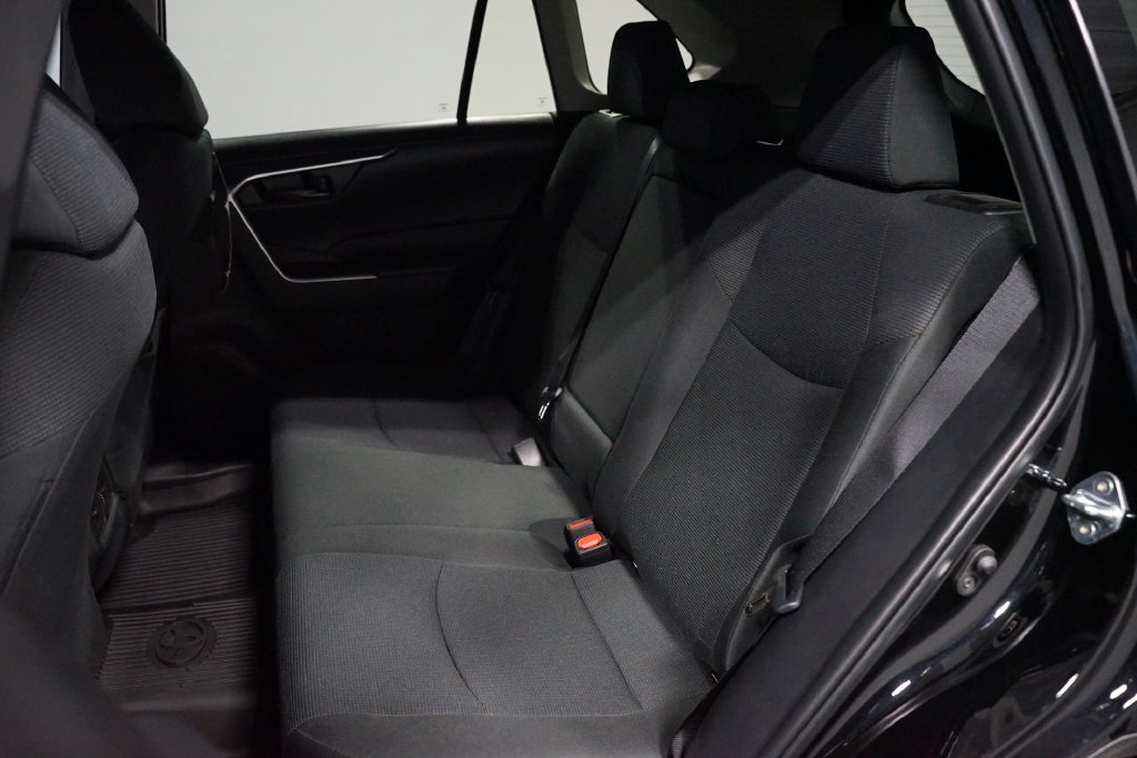 Certified 2025 Toyota RAV4 LE FWD image 27