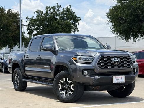 Used 2020 Toyota Tacoma TRD Off-Road AWD/4WD image 2