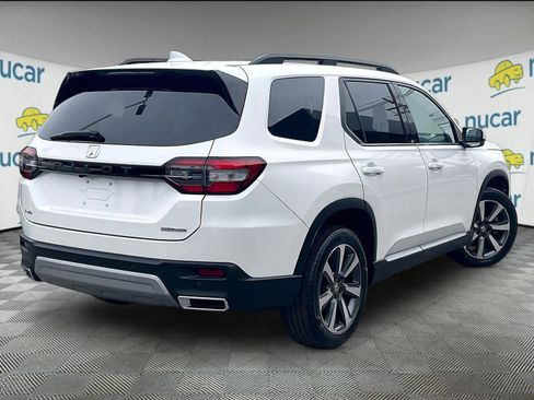 Used 2024 Honda Pilot Touring image 6