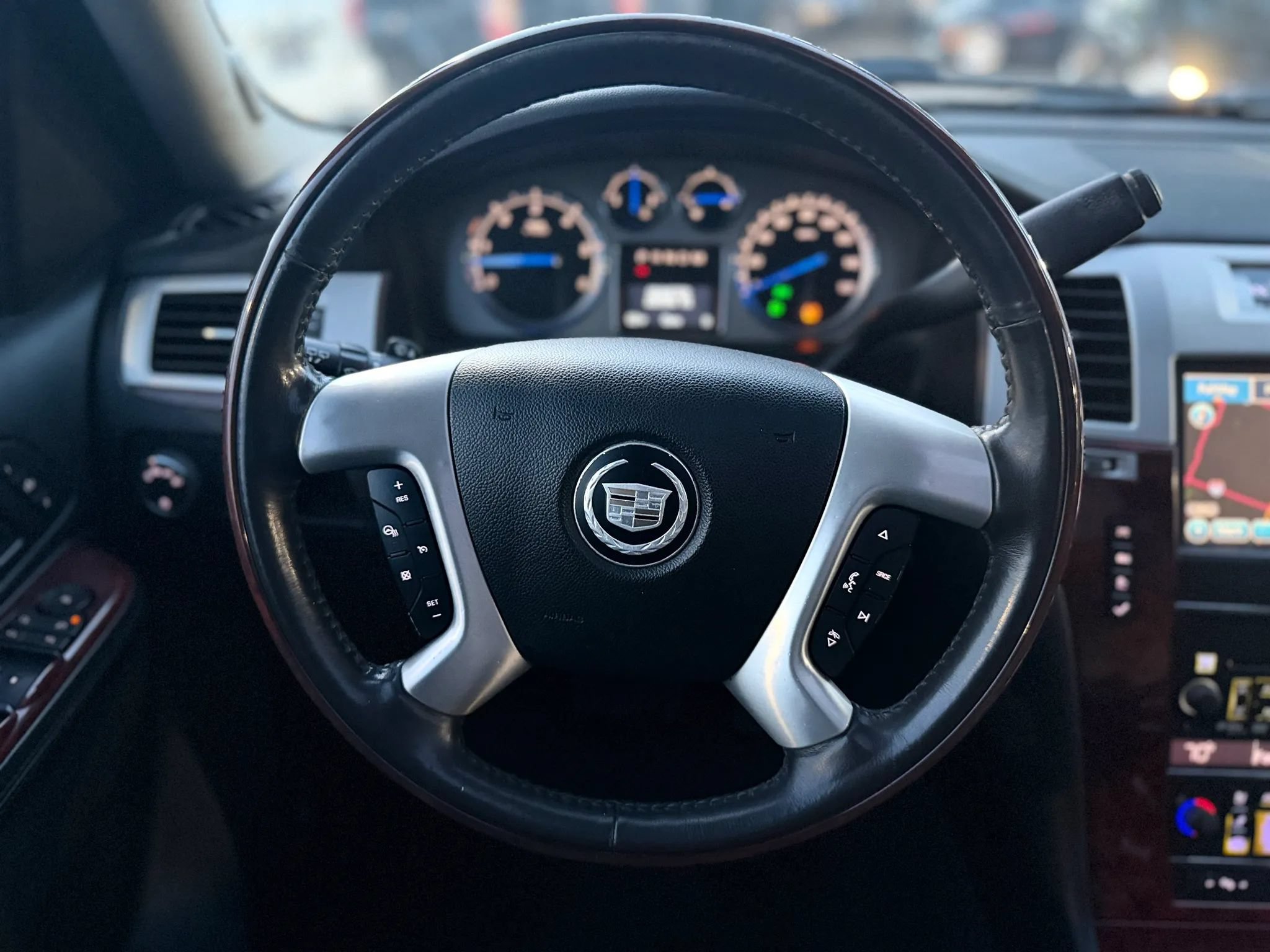 Used 2011 Cadillac Escalade ESV Luxury AWD/4WD image 37