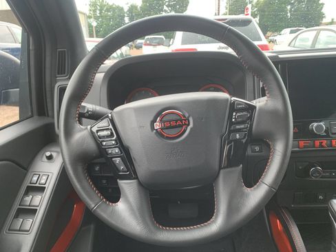 Used 2025 Nissan Frontier Pro-X RWD image 27