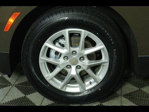Used 2023 Chevrolet Equinox LT FWD image 10