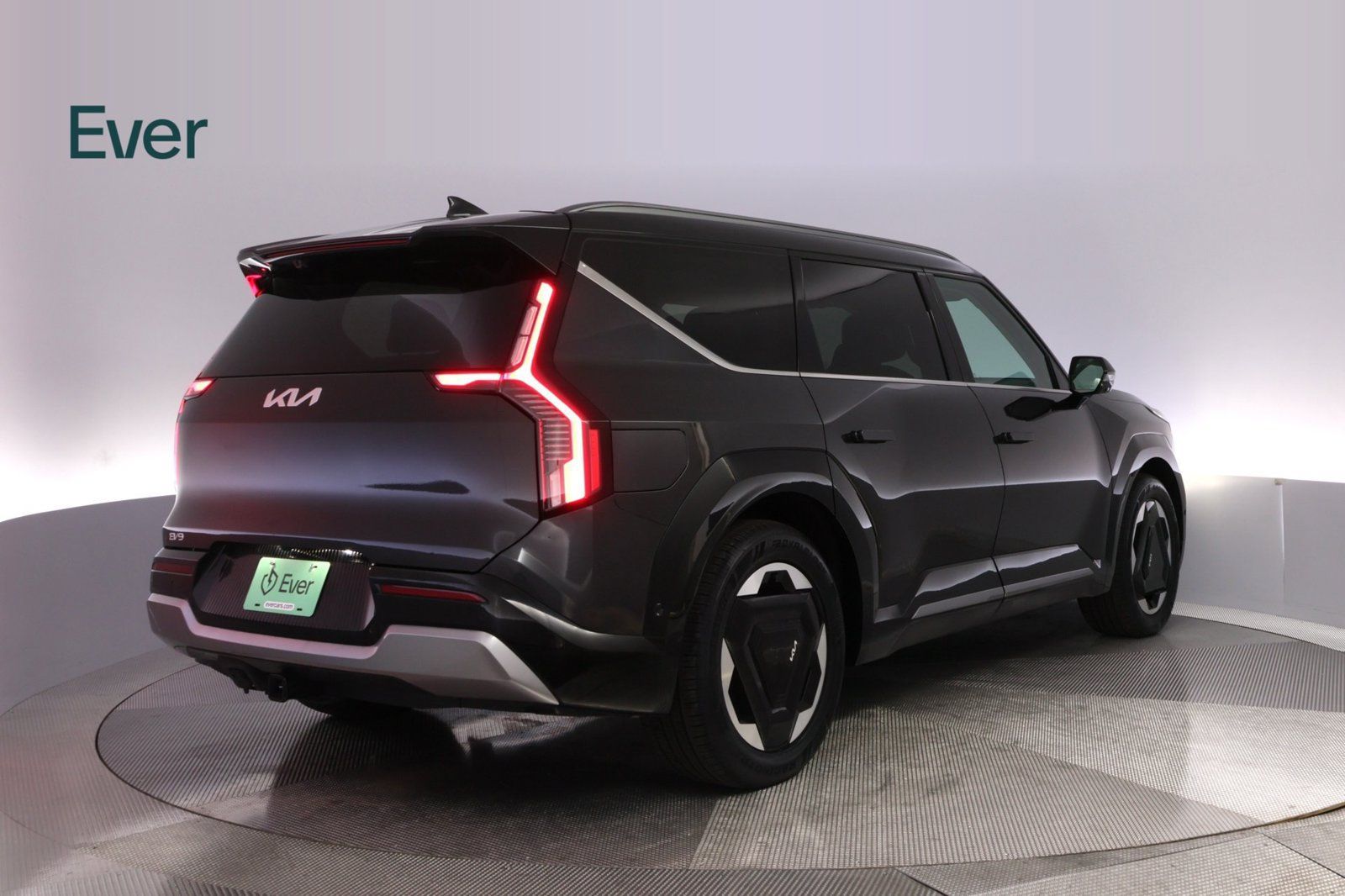 Used 2024 Kia EV9 Land AWD/4WD image 3