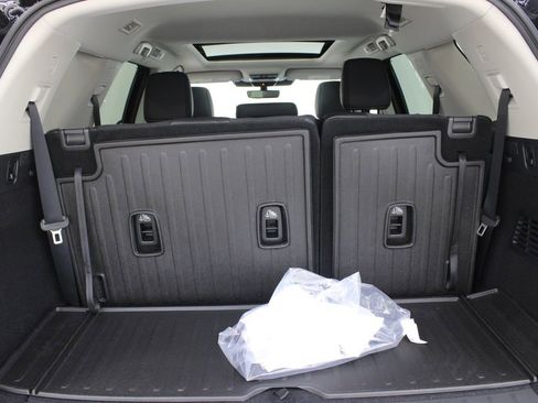 New 2026 Nissan Pathfinder Platinum FWD image 31