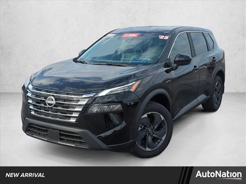 Certified 2025 Nissan Rogue SV image 1