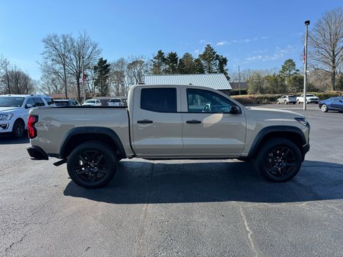 Used 2024 Chevrolet Colorado Trail Boss w/ Technology Package image 5