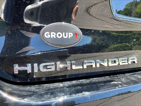 Used 2023 Toyota Highlander XLE AWD/4WD image 33