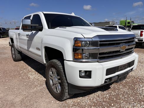 Used 2019 Chevrolet Silverado 2500 High Country w/ Duramax Plus Package AWD/4WD image 7