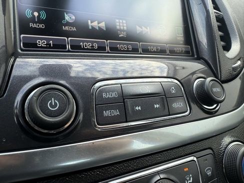 Used 2018 Chevrolet Impala LT image 24