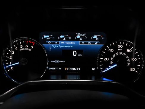 Used 2015 Ford F150 Platinum w/ Equipment Group 701A Luxury AWD/4WD image 27