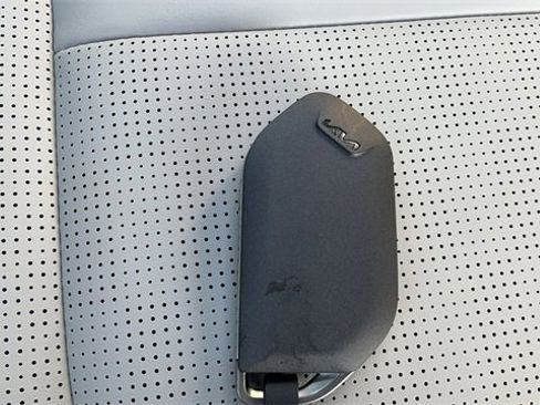 Certified 2025 Kia Sorento EX w/ EX Panoramic Sunroof Package image 27