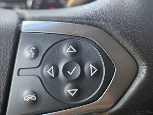 Used 2019 Chevrolet Suburban LT image 12