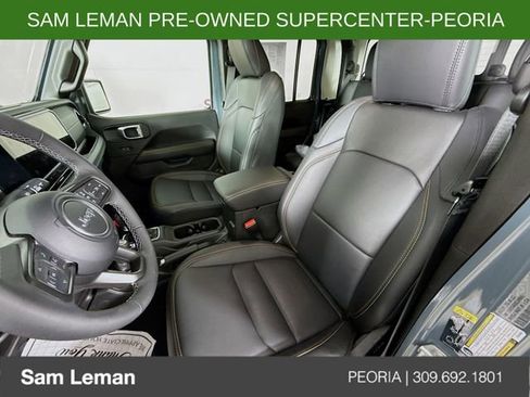 Used 2025 Jeep Gladiator Sport image 20