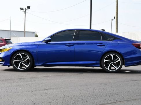 Used 2018 Honda Accord Sport image 4