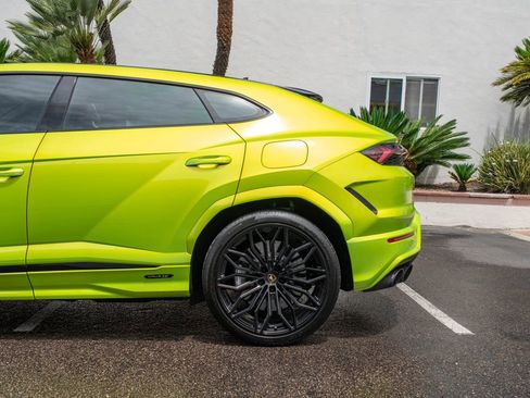 Used 2025 Lamborghini Urus SE AWD/4WD image 34