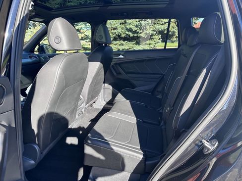 Used 2022 Volkswagen Tiguan SEL R-Line image 6