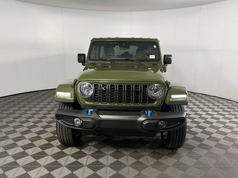 Used 2024 Jeep Wrangler Unlimited AWD/4WD image 11