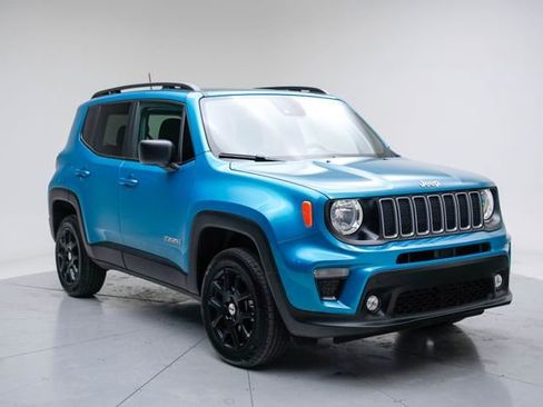 Used 2022 Jeep Renegade Latitude w/ Sun/Sound Group image 10