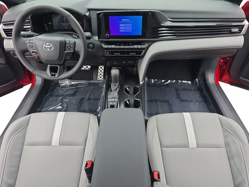 Used 2026 Toyota Camry SE FWD image 9
