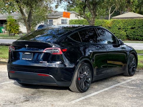 Used 2022 Tesla Model Y Performance image 7