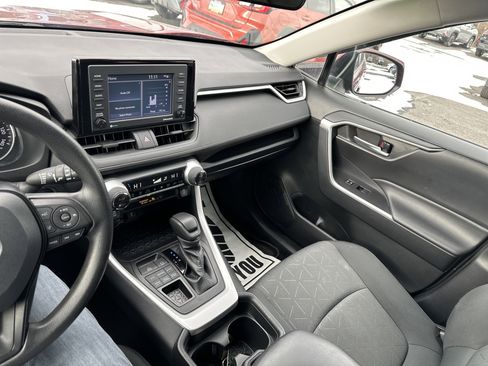 Used 2021 Toyota RAV4 XLE image 22