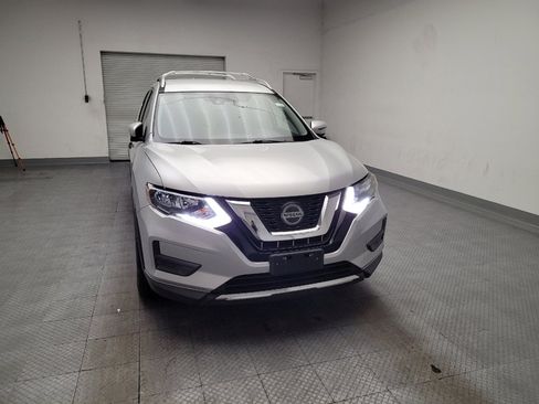 Used 2019 Nissan Rogue SV FWD image 14
