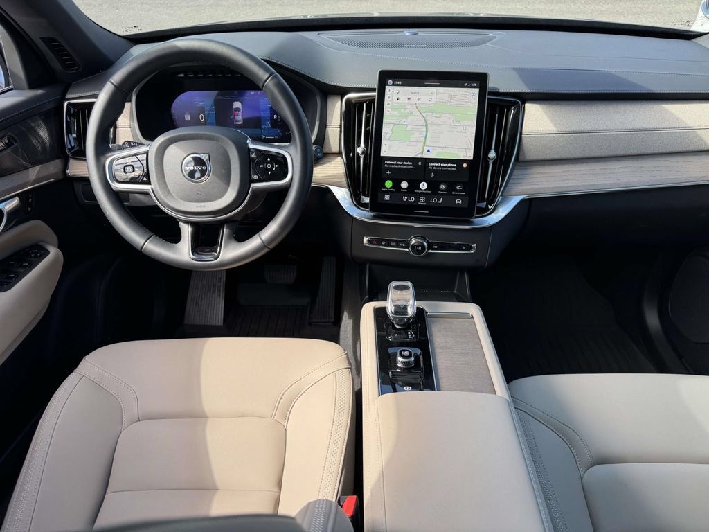 Used 2026 Volvo XC90 B6 Plus w/ Protection Package Premier AWD/4WD image 11
