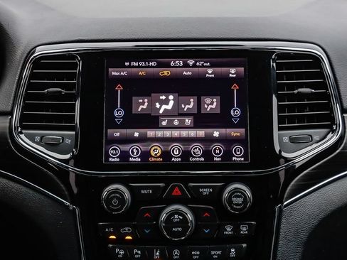 Used 2019 Jeep Grand Cherokee Limited w/ Luxury Group II RWD image 17