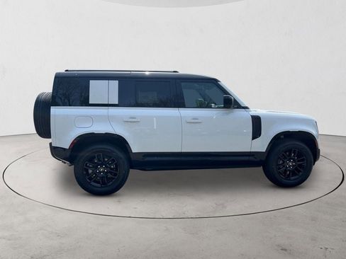 New 2025 Land Rover Defender 110 X-Dynamic SE image 6