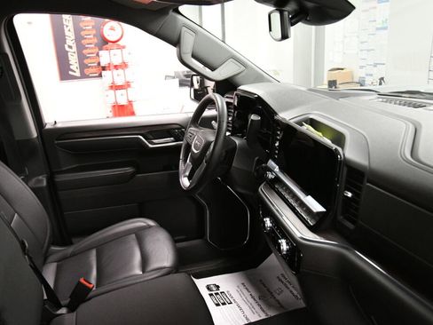 Used 2024 GMC Sierra 1500 SLT AWD/4WD image 27