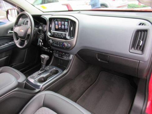 Used 2018 Chevrolet Colorado Z71 image 12