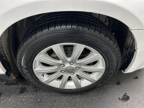Used 2013 Chrysler 200 Limited FWD image 8