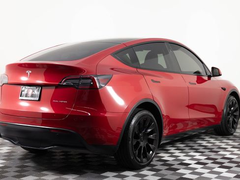 Used 2023 Tesla Model Y Long Range AWD/4WD image 7