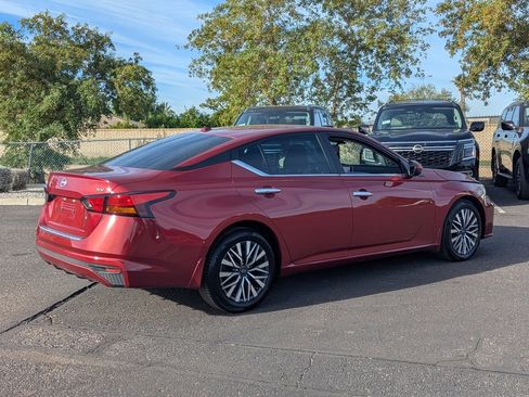 Certified 2023 Nissan Altima 2.5 SV image 6