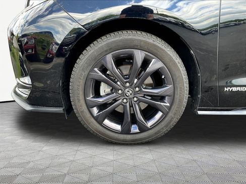 Used 2021 Toyota Sienna XSE w/ XSE Plus Package FWD image 33
