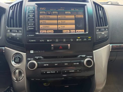 Used 2011 Toyota Land Cruiser w/ Upgrade Pkg AWD/4WD image 35
