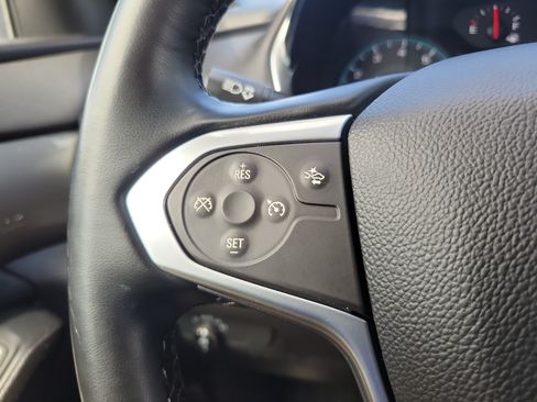 Used 2023 Chevrolet Traverse LT FWD image 18