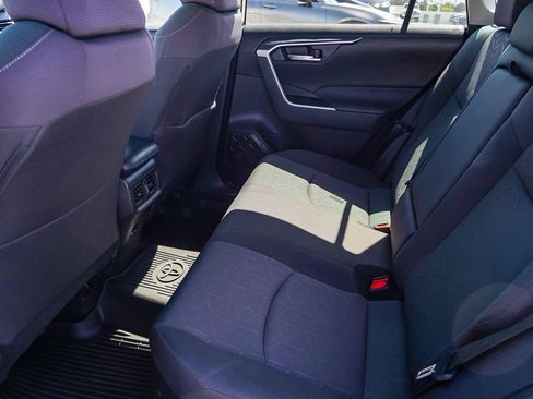 Used 2024 Toyota RAV4 XLE AWD/4WD image 19