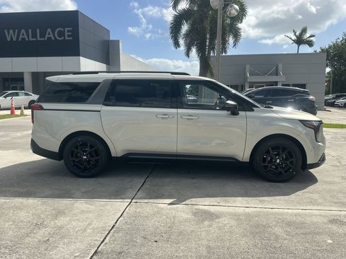 New 2026 Kia Carnival SX FWD image 5