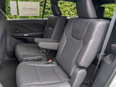 New 2025 Lexus TX 500h AWD image 18