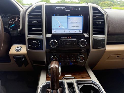 Used 2018 Ford F150 Lariat w/ Equipment Group 501A Mid AWD/4WD image 19